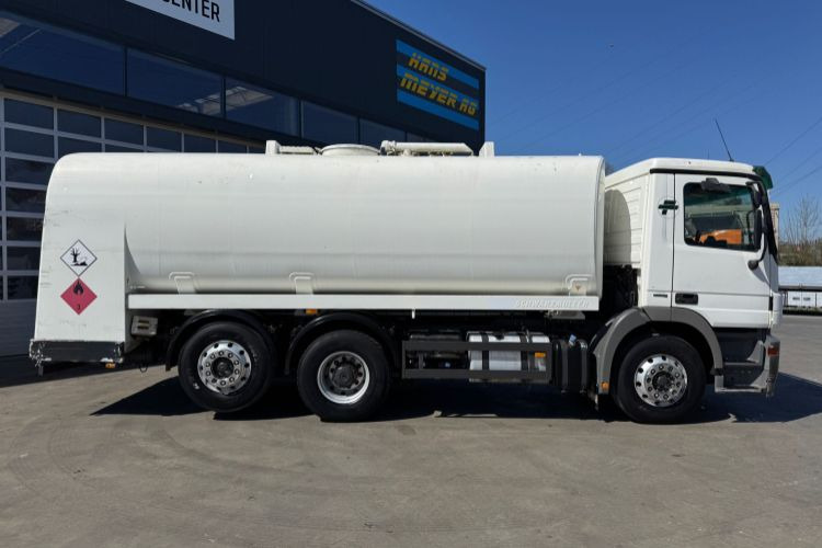 Mercedes-Benz Actros 2541 6x2 Schwarzmüller 21260L - شاحنة صهريج: صور 4 Mercedes-Benz Actros 2541 6x2 Schwarzmüller 21260L - شاحنة صهريج: صور 4