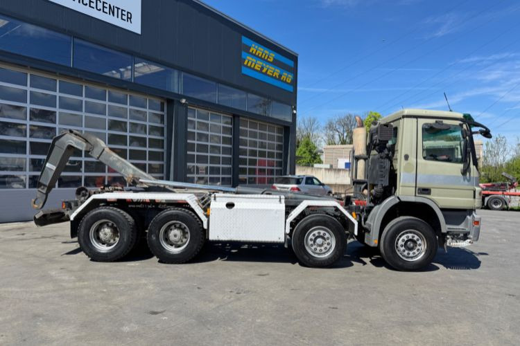 Mercedes-Benz Actros 3244 8x4 Hiab 26T AHK - شاحنة ذات الخطاف: صور 3 Mercedes-Benz Actros 3244 8x4 Hiab 26T AHK - شاحنة ذات الخطاف: صور 3