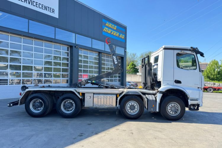 Mercedes-Benz Arocs 3251 8x4 - شاحنة ذات الخطاف: صور 4 Mercedes-Benz Arocs 3251 8x4 - شاحنة ذات الخطاف: صور 4