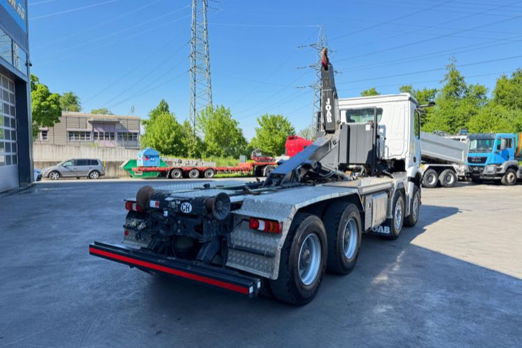 Mercedes-Benz Arocs 3251 8x4 - شاحنة ذات الخطاف: صور 5 Mercedes-Benz Arocs 3251 8x4 - شاحنة ذات الخطاف: صور 5