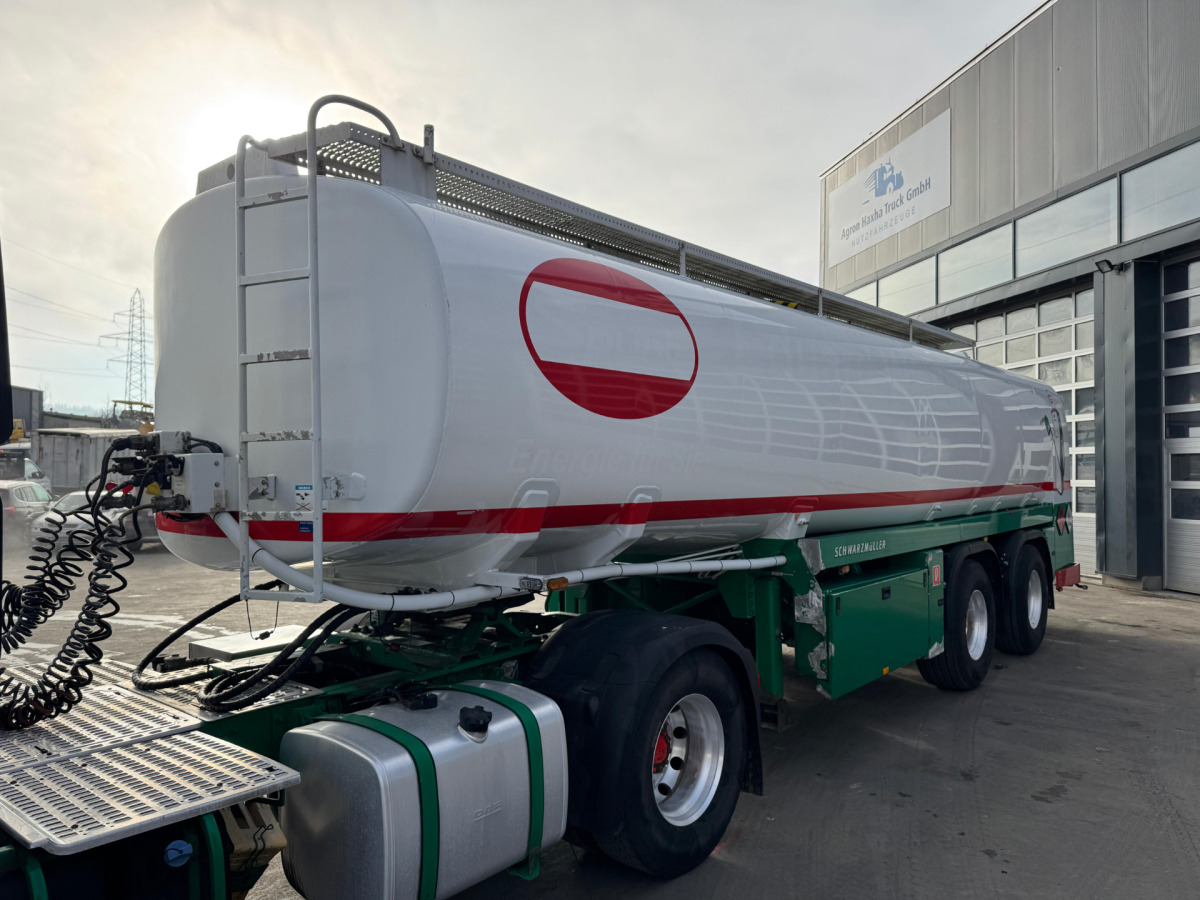 SCHWARZMÜLLER Tank 32'770L 3 Kammern - نصف مقطورة صهريج: صور 1 SCHWARZMÜLLER Tank 32'770L 3 Kammern - نصف مقطورة صهريج: صور 1