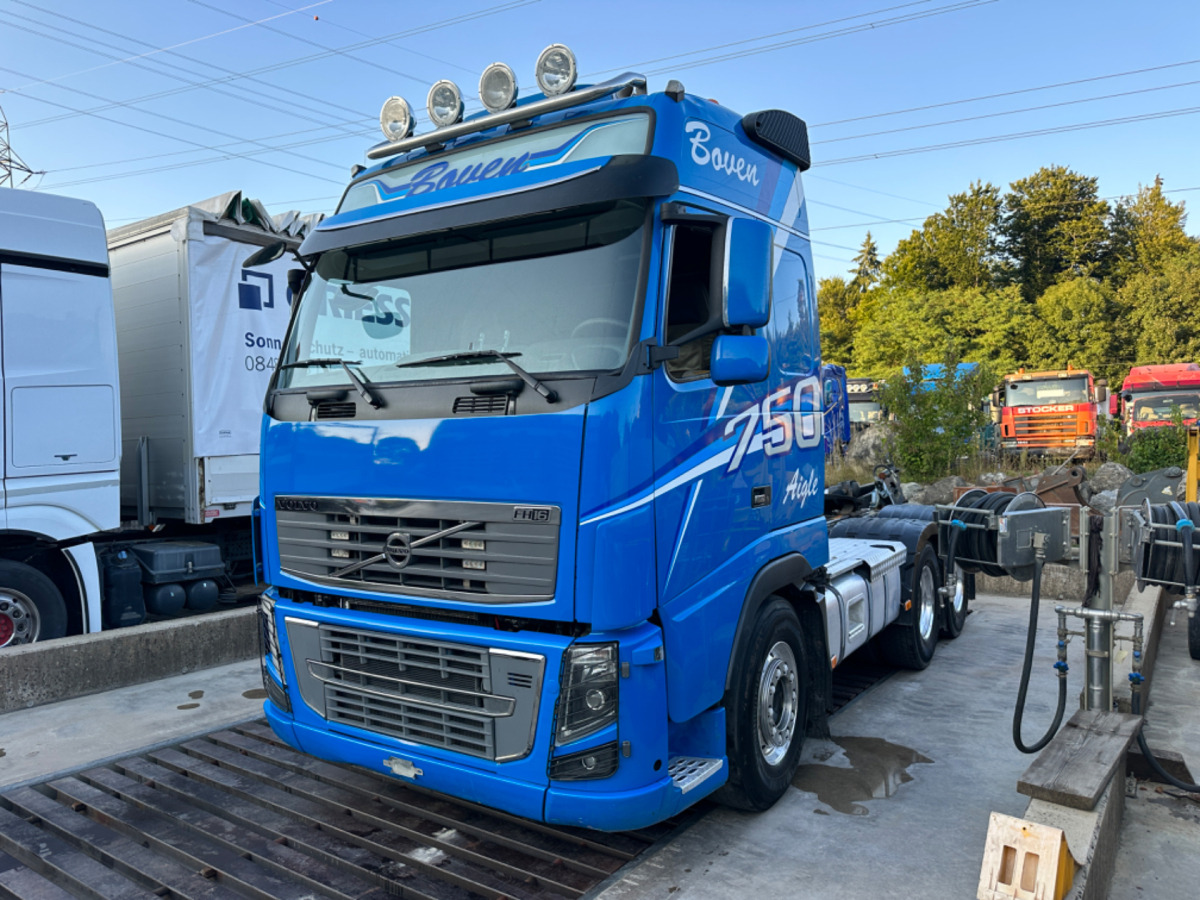 VOLVO FH16-750 6x4 - شاحنة جرار: صور 1 VOLVO FH16-750 6x4 - شاحنة جرار: صور 1