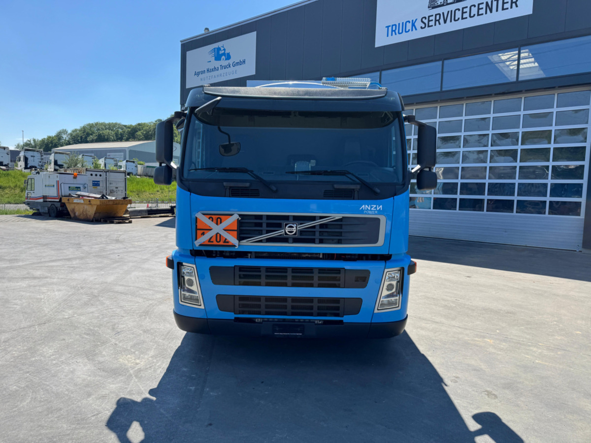 VOLVO FM-500 6x2 Tankwagen - شاحنة صهريج: صور 3 VOLVO FM-500 6x2 Tankwagen - شاحنة صهريج: صور 3