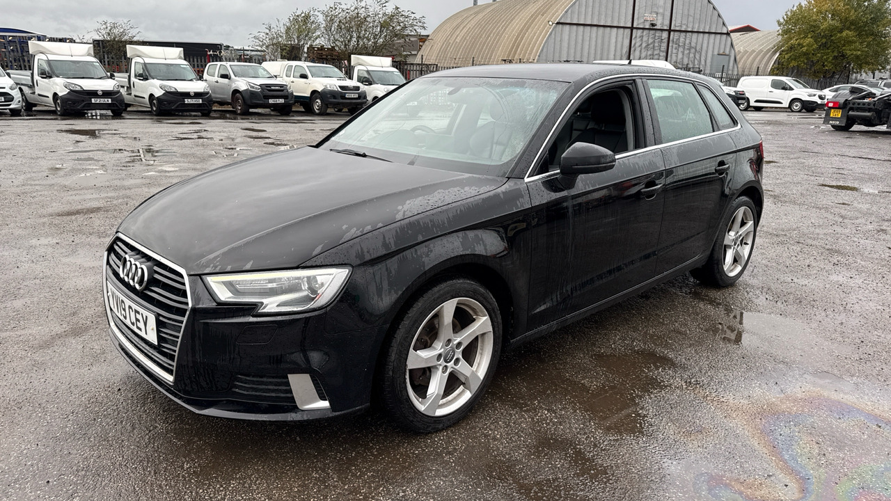 AUDI A3 30 TDI 116PS Sport S Tronic - هاتشباك: صور 2 AUDI A3 30 TDI 116PS Sport S Tronic - هاتشباك: صور 2