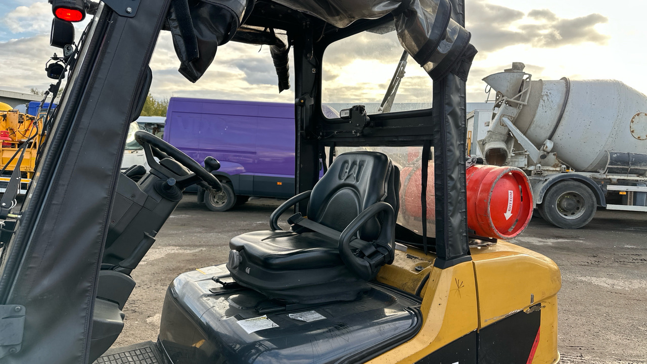 CATERPILLAR GP35N - رافعة شوكية تعمل بالغاز: صور 5 CATERPILLAR GP35N - رافعة شوكية تعمل بالغاز: صور 5