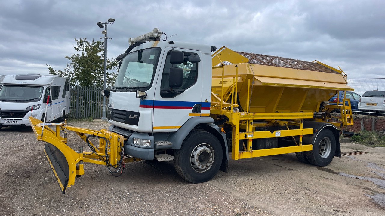 DAF LF 55.220 - جرافة ثلج: صور 2 DAF LF 55.220 - جرافة ثلج: صور 2