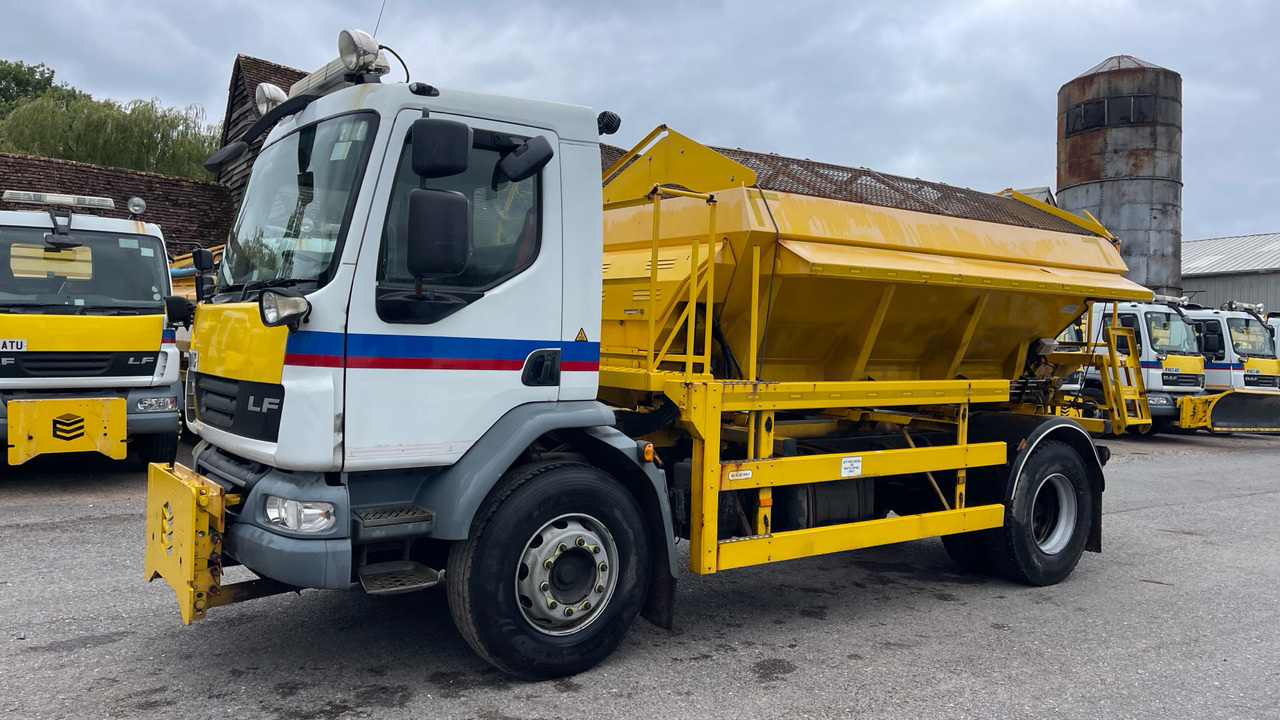 DAF LF 55.220 - جرافة ثلج: صور 2 DAF LF 55.220 - جرافة ثلج: صور 2