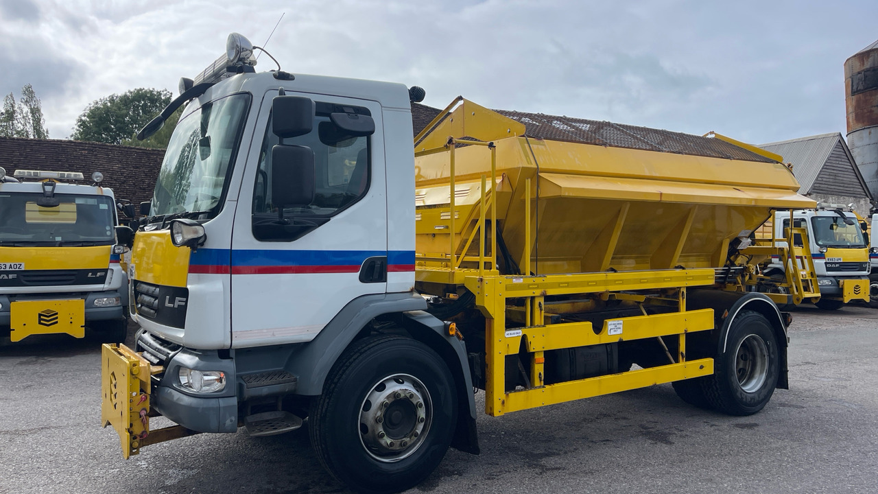 DAF LF 55.220 - جرافة ثلج: صور 2 DAF LF 55.220 - جرافة ثلج: صور 2