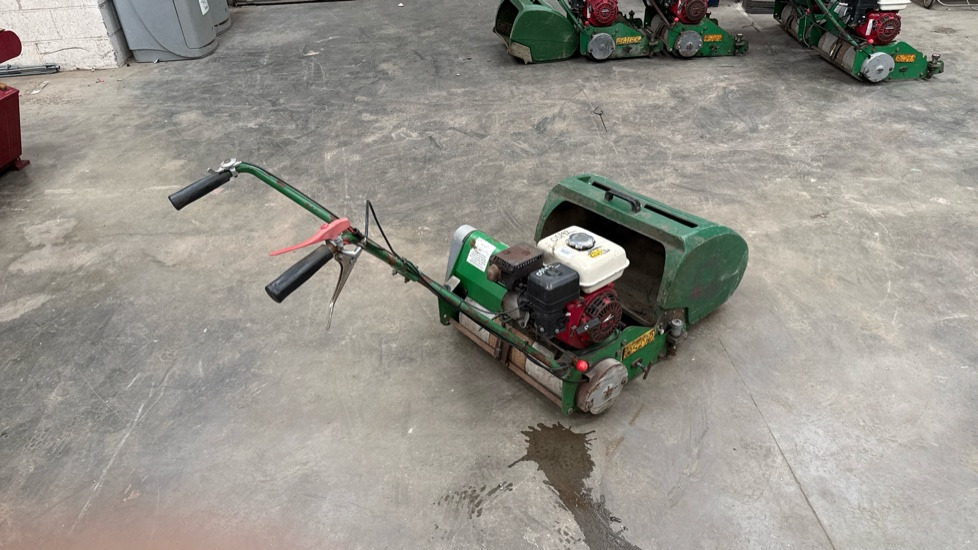 DENNIS FT20 PEDESDTRIAN CYLINDER MOWER, NO UNIT, GRASS BOX - جزازة المروج: صور 1 DENNIS FT20 PEDESDTRIAN CYLINDER MOWER, NO UNIT, GRASS BOX - جزازة المروج: صور 1