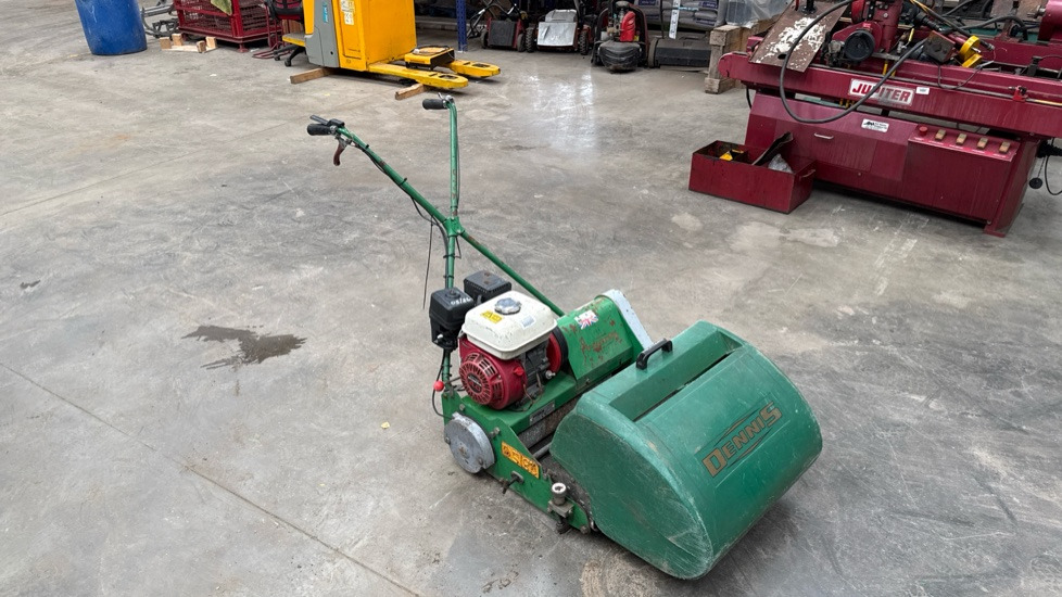 DENNIS FT20 PEDESTRIAN CYLINDER MOWER NO UNIT, GRASS BOX - جزازة المروج: صور 1 DENNIS FT20 PEDESTRIAN CYLINDER MOWER NO UNIT, GRASS BOX - جزازة المروج: صور 1