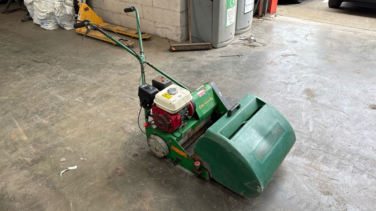 DENNIS FT20 PEDESTRIAN CYLINDER MOWER WITH GRASS BOX - جزازة المروج: صور 2 DENNIS FT20 PEDESTRIAN CYLINDER MOWER WITH GRASS BOX - جزازة المروج: صور 2