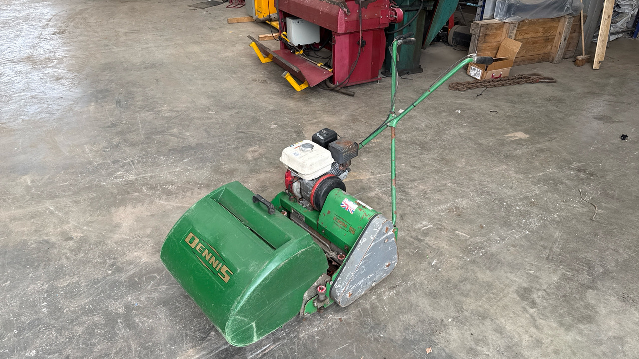 DENNIS FT510 PEDESTRIAN CYLINDER MOWER WITH 9K UNIT AND GRASS BOX - جزازة المروج: صور 2 DENNIS FT510 PEDESTRIAN CYLINDER MOWER WITH 9K UNIT AND GRASS BOX - جزازة المروج: صور 2