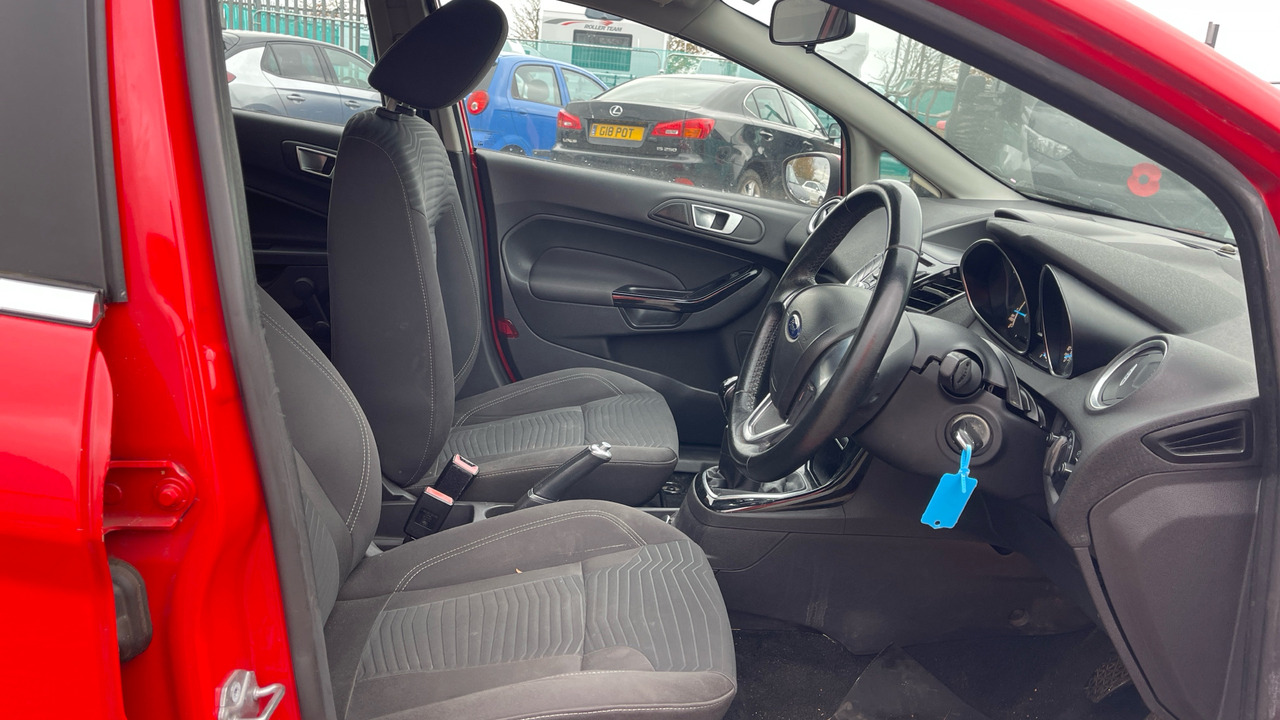 FORD FIESTA 1.0 ECO BOOST - هاتشباك: صور 5 FORD FIESTA 1.0 ECO BOOST - هاتشباك: صور 5