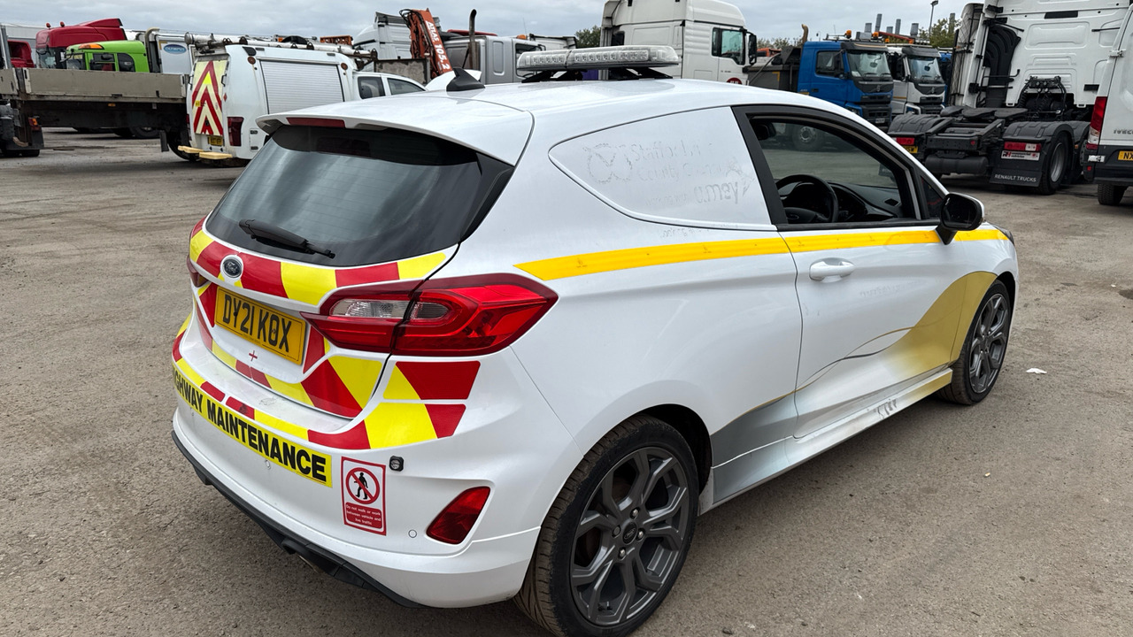 FORD FIESTA 1.0 MHEV Sport - سيارة: صور 4 FORD FIESTA 1.0 MHEV Sport - سيارة: صور 4