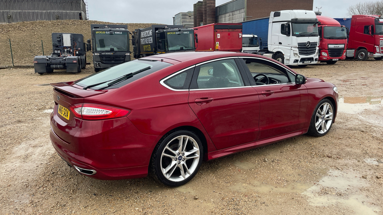 FORD MONDEO 2.0 TDCi 180PS - هاتشباك: صور 4 FORD MONDEO 2.0 TDCi 180PS - هاتشباك: صور 4