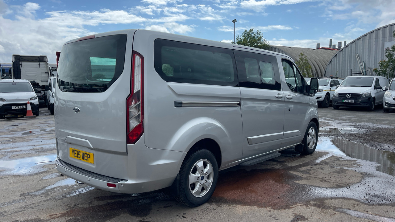 FORD TOURNEO CUSTOM 300 2.2 TDCi 125PS - حافلة صغيرة, ميكروباص: صور 4 FORD TOURNEO CUSTOM 300 2.2 TDCi 125PS - حافلة صغيرة, ميكروباص: صور 4