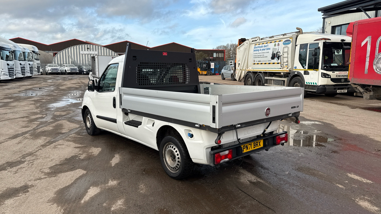 Fiat Doblo 1.6 MULTIJET 16V II - الشاحنات الصغيرة المسطحة: صور 3 Fiat Doblo 1.6 MULTIJET 16V II - الشاحنات الصغيرة المسطحة: صور 3