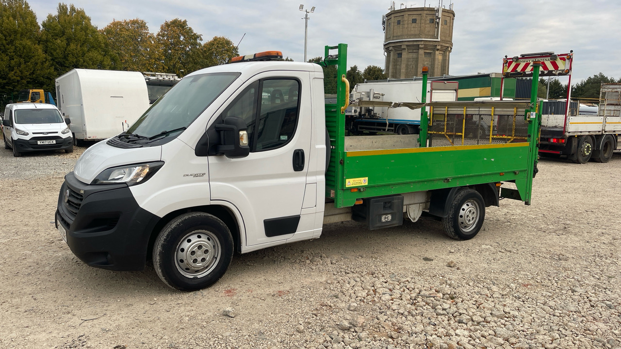 Fiat Ducato 35 2.3 Multijet 140PS - الشاحنات الصغيرة المسطحة: صور 2 Fiat Ducato 35 2.3 Multijet 140PS - الشاحنات الصغيرة المسطحة: صور 2