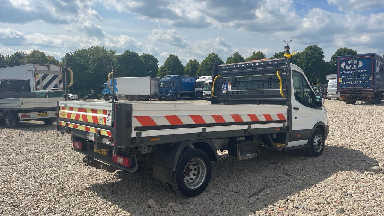 Ford Transit 350 2.0 TDCI 130PS - الشاحنات الصغيرة المسطحة: صور 4 Ford Transit 350 2.0 TDCI 130PS - الشاحنات الصغيرة المسطحة: صور 4