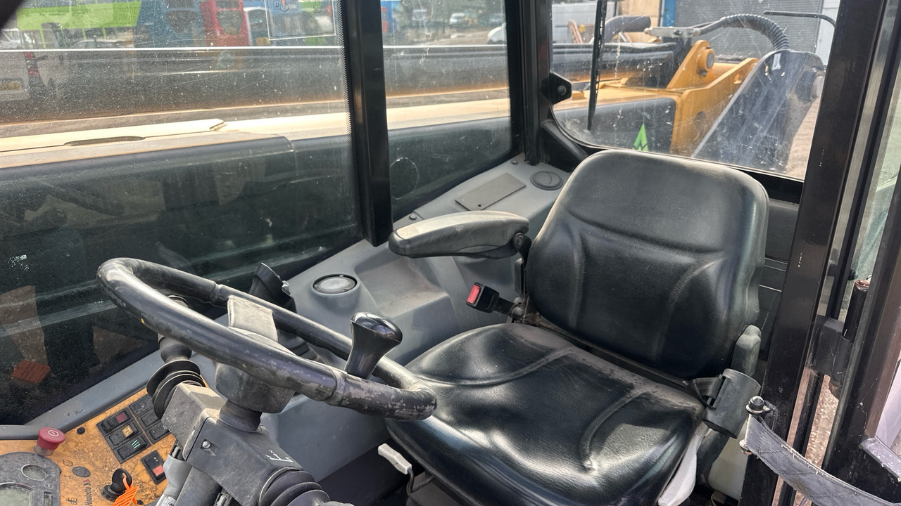 رافعة تلسكوبية HAULOTTE HTL 4014: صور 8 رافعة تلسكوبية HAULOTTE HTL 4014: صور 8