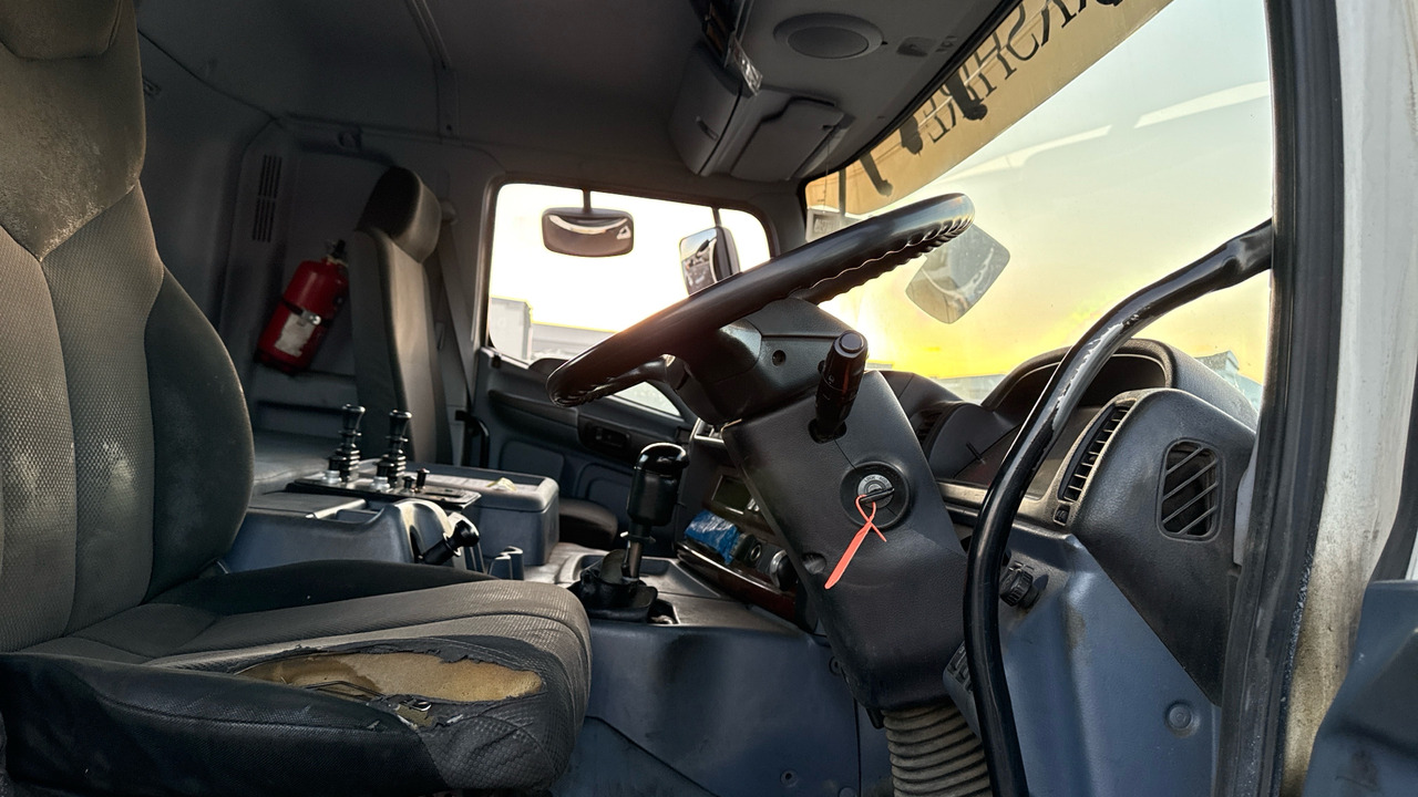 HINO 700 3241 - شاحنة ذات الخطاف: صور 5 HINO 700 3241 - شاحنة ذات الخطاف: صور 5
