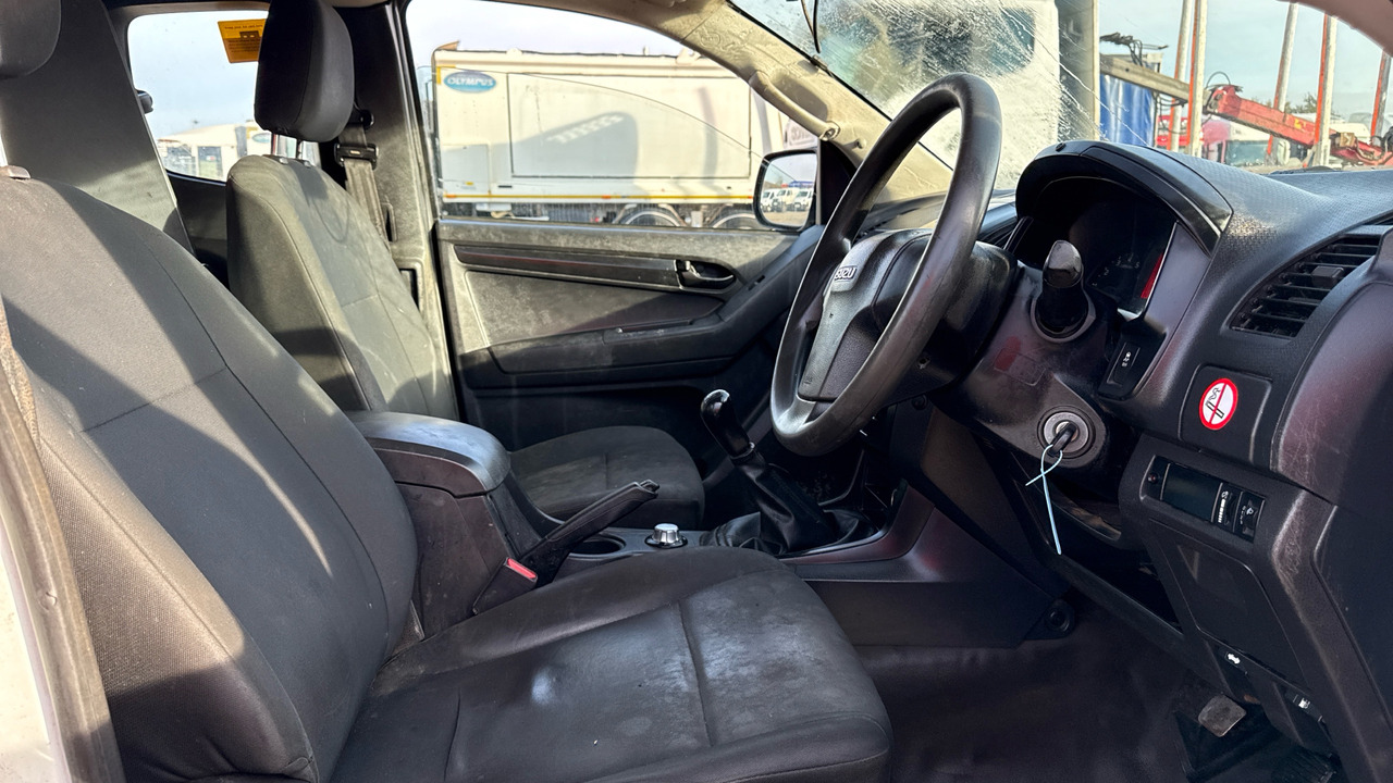 Isuzu D-Max 2.5TD - شاحنة البيك أب, الشاحنات الصغيرة كابينة مزدوجة: صور 5 Isuzu D-Max 2.5TD - شاحنة البيك أب, الشاحنات الصغيرة كابينة مزدوجة: صور 5