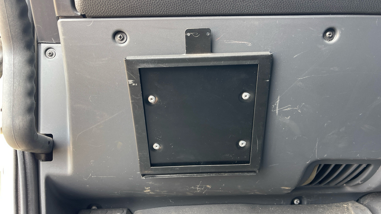 شاحنة ستارة Iveco Eurocargo 110E21: صور 11