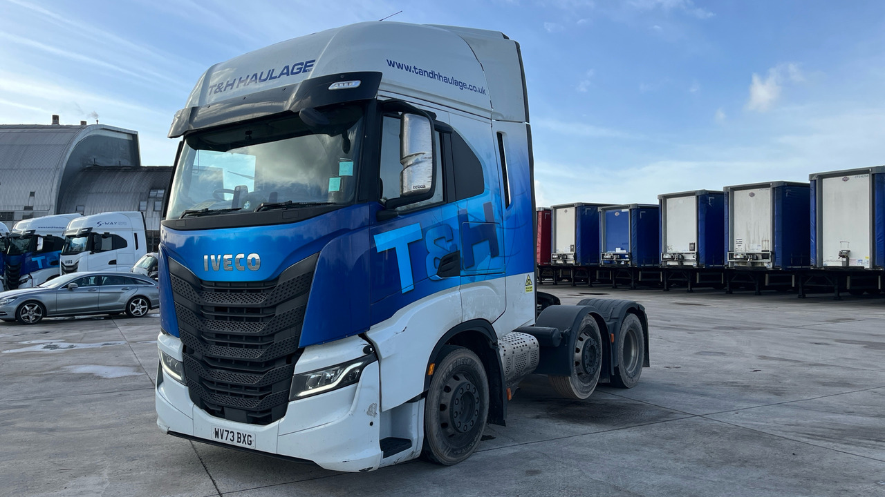 Iveco S-Way 530 - شاحنة جرار: صور 2 Iveco S-Way 530 - شاحنة جرار: صور 2