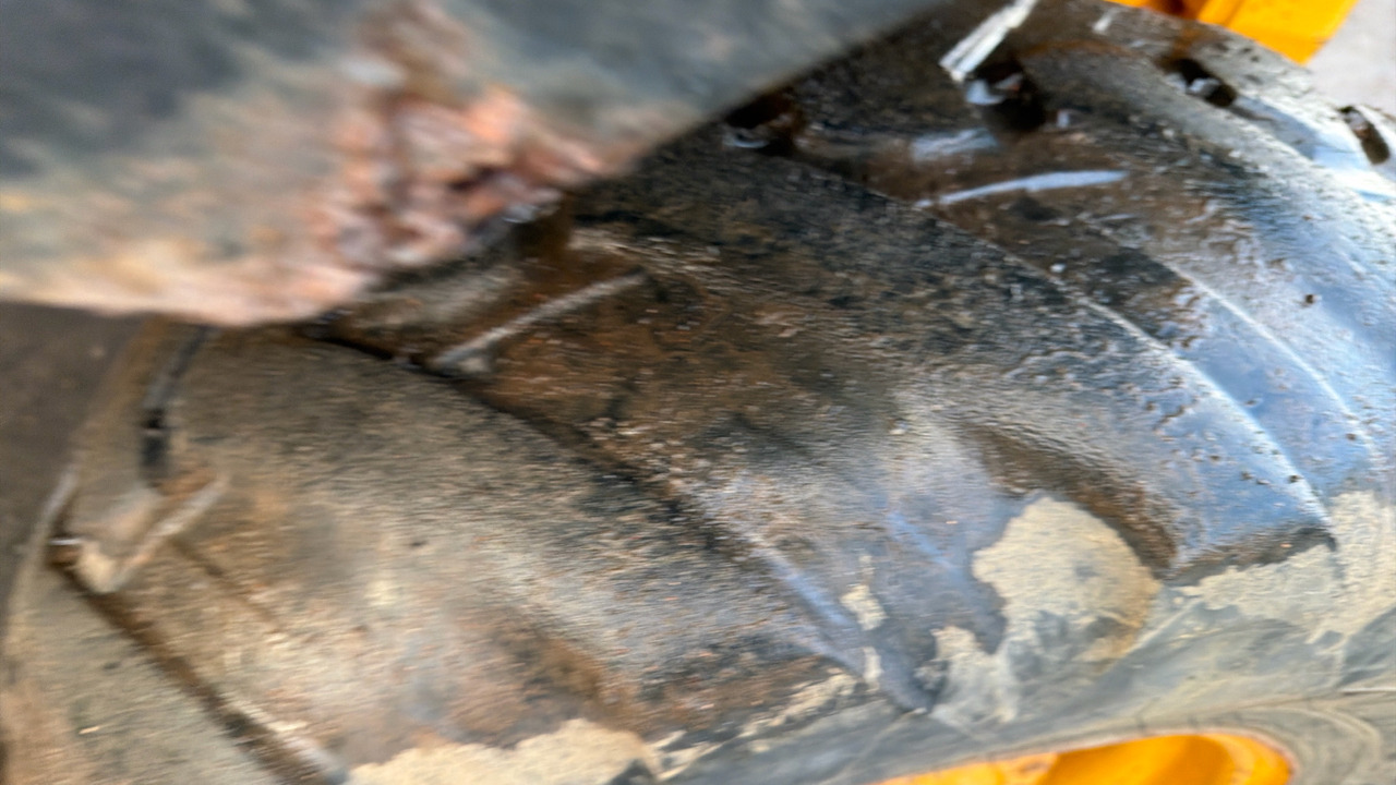 رافعة تلسكوبية JCB 520-4: صور 13