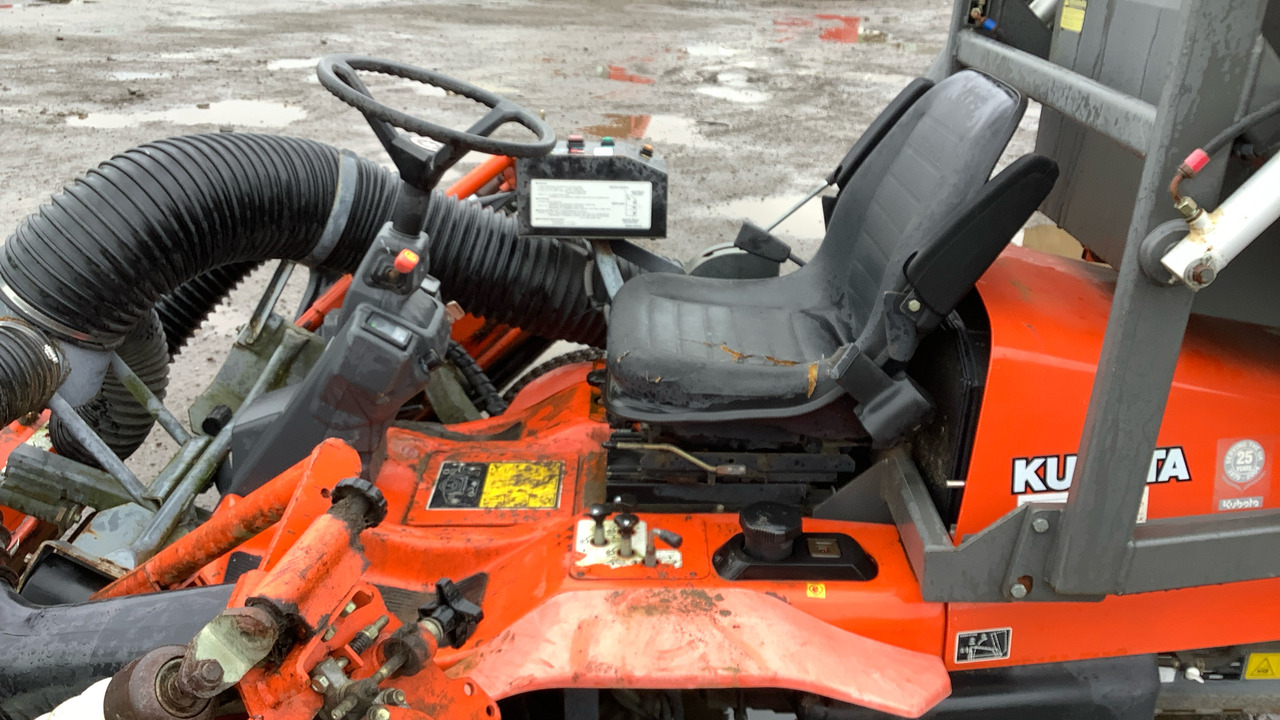 KUBOTA AM3300 - جزازة المروج: صور 5 KUBOTA AM3300 - جزازة المروج: صور 5