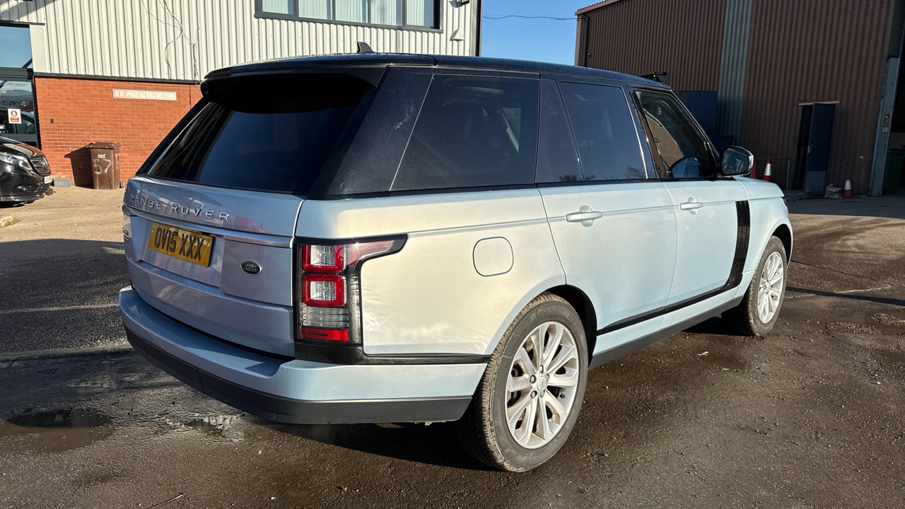 Land Rover Range Rover 4.4 SD V8 Vogue - سيارة ستيشن: صور 4 Land Rover Range Rover 4.4 SD V8 Vogue - سيارة ستيشن: صور 4
