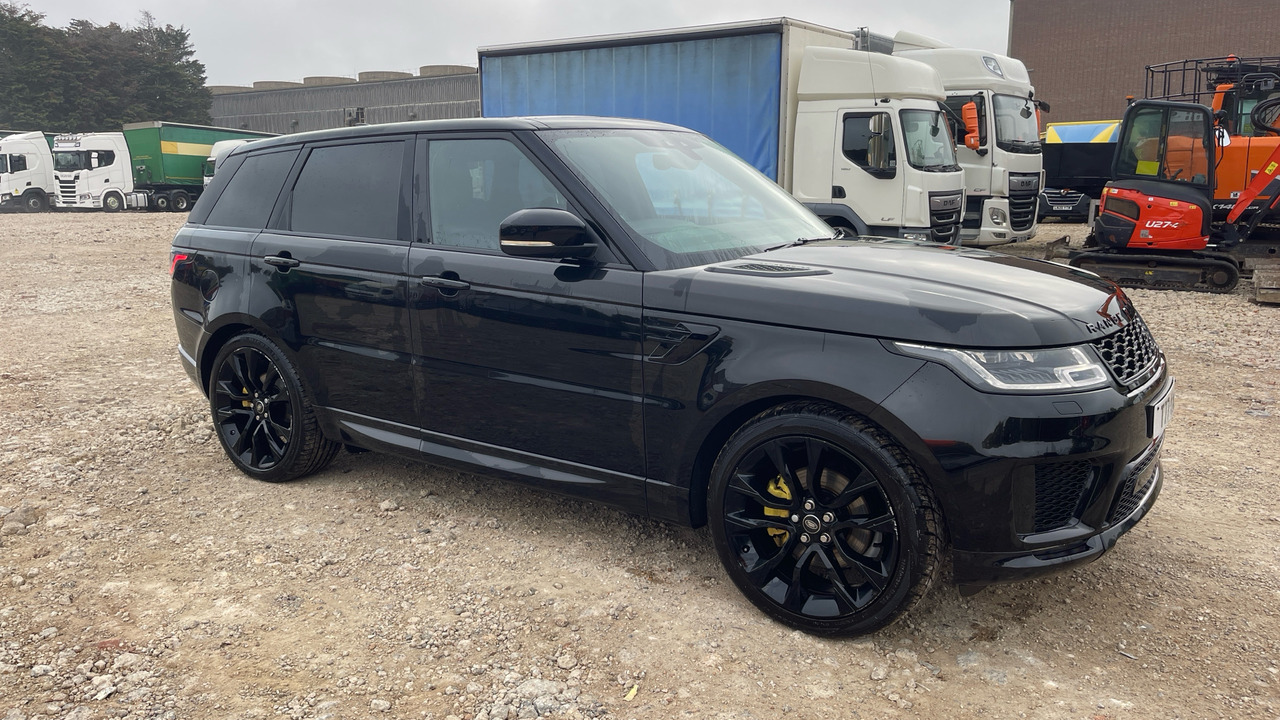 Land Rover Range Rover Sport 2.0 SD4 HSE - سيارة ستيشن: صور 1 Land Rover Range Rover Sport 2.0 SD4 HSE - سيارة ستيشن: صور 1