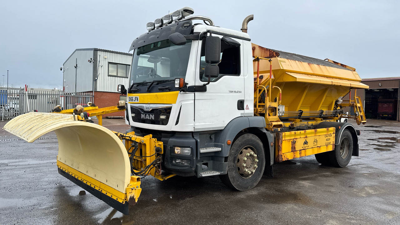 MAN TGM 18.250 - جرافة ثلج: صور 2 MAN TGM 18.250 - جرافة ثلج: صور 2