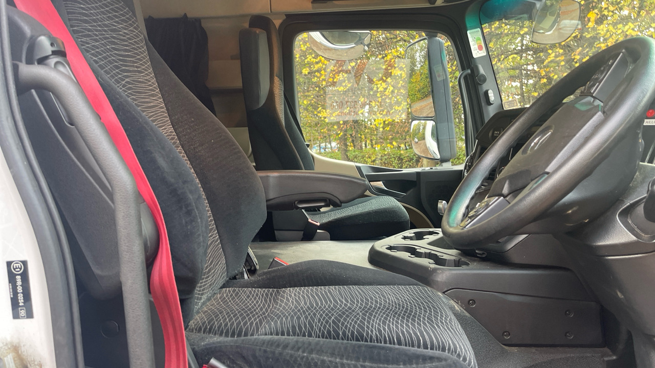 MERCEDES-BENZ ACTROS 1824 - بصندوق مغلق شاحنة: صور 5 MERCEDES-BENZ ACTROS 1824 - بصندوق مغلق شاحنة: صور 5