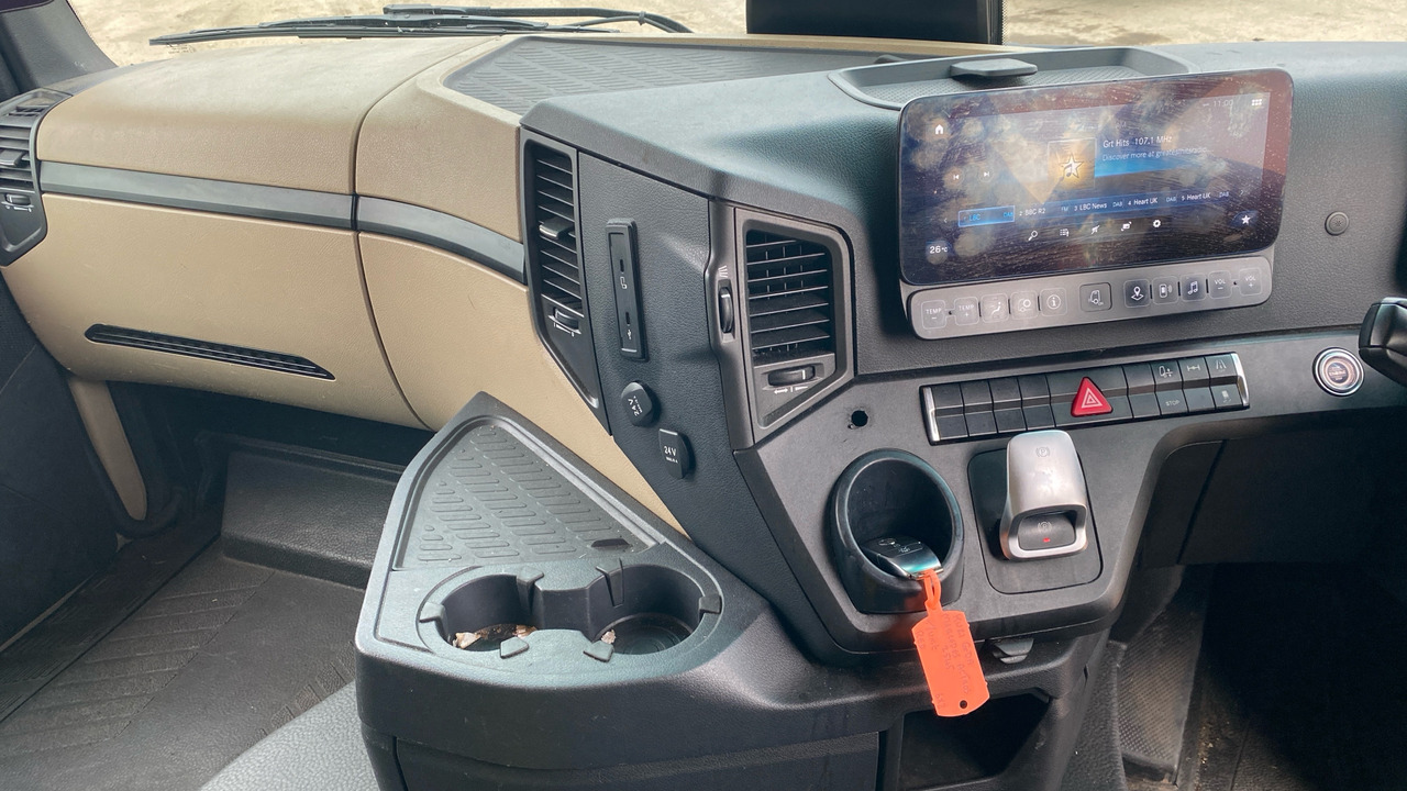 شاحنة جرار MERCEDES-BENZ ACTROS  2545: صور 7