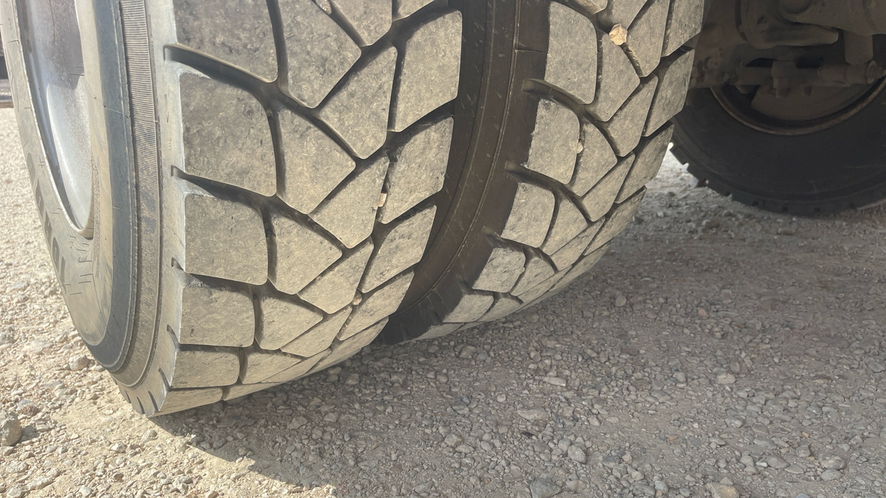شاحنات قابلة للفك شاحنة Mercedes-Benz Arocs 1824: صور 17