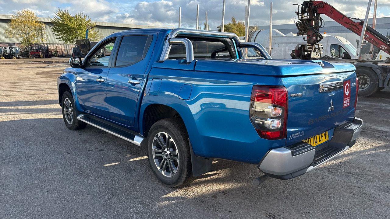 Mitsubishi L200 DI-D 2.3 Barbarian X 150PS - شاحنة البيك أب, الشاحنات الصغيرة كابينة مزدوجة: صور 3 Mitsubishi L200 DI-D 2.3 Barbarian X 150PS - شاحنة البيك أب, الشاحنات الصغيرة كابينة مزدوجة: صور 3