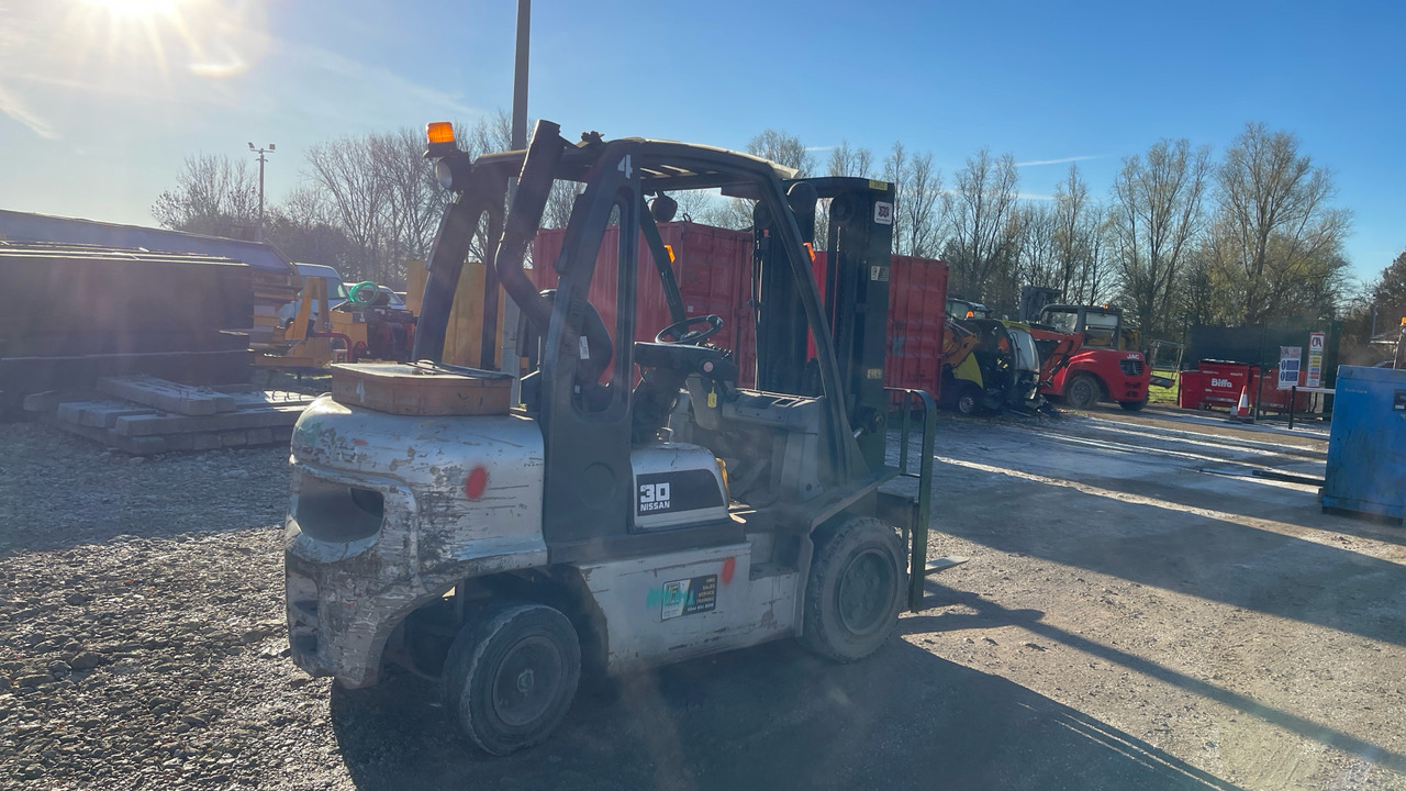 NISSAN YG1D2A300 - رافعة شوكية ديزل: صور 3 NISSAN YG1D2A300 - رافعة شوكية ديزل: صور 3