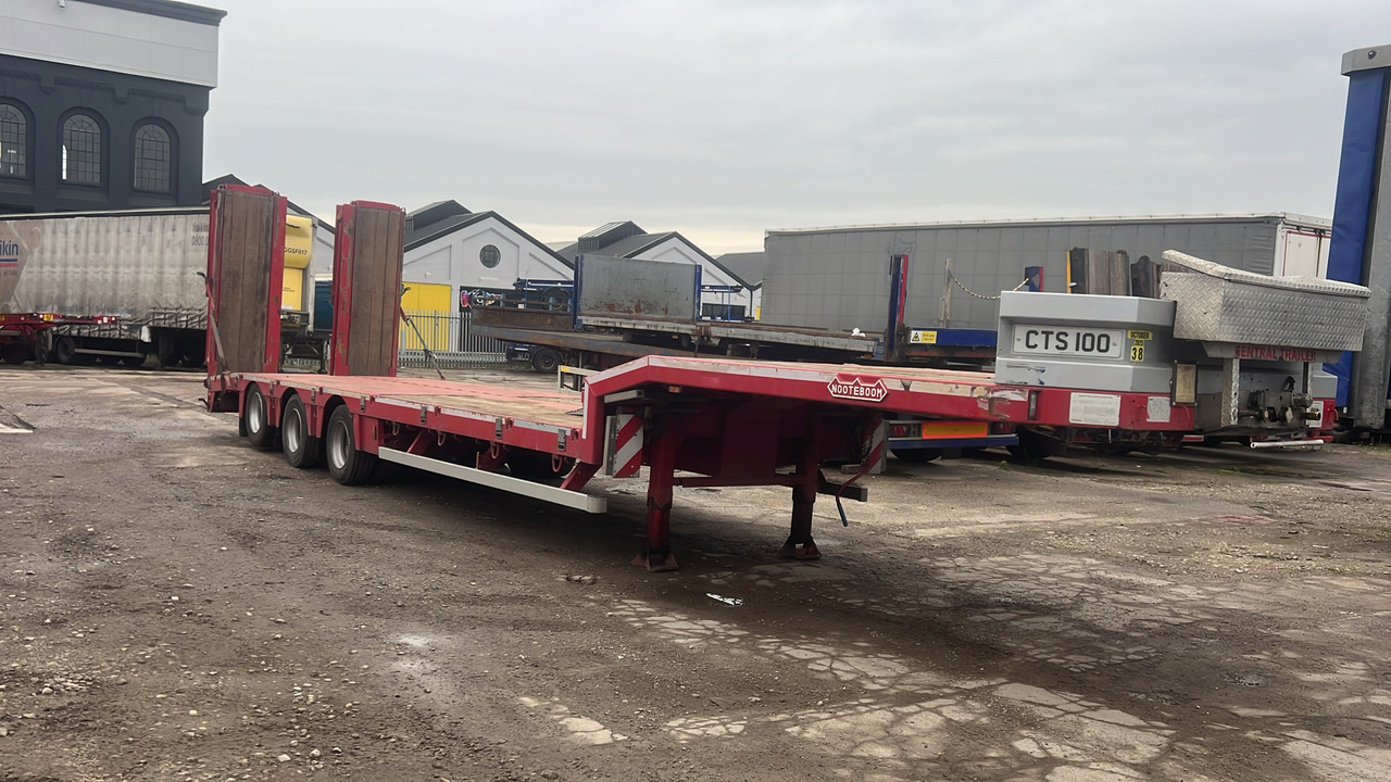 NOOTEBOOM MACHINE CARRIER STEPFRAME - عربة مسطحة منخفضة نصف مقطورة: صور 1 NOOTEBOOM MACHINE CARRIER STEPFRAME - عربة مسطحة منخفضة نصف مقطورة: صور 1