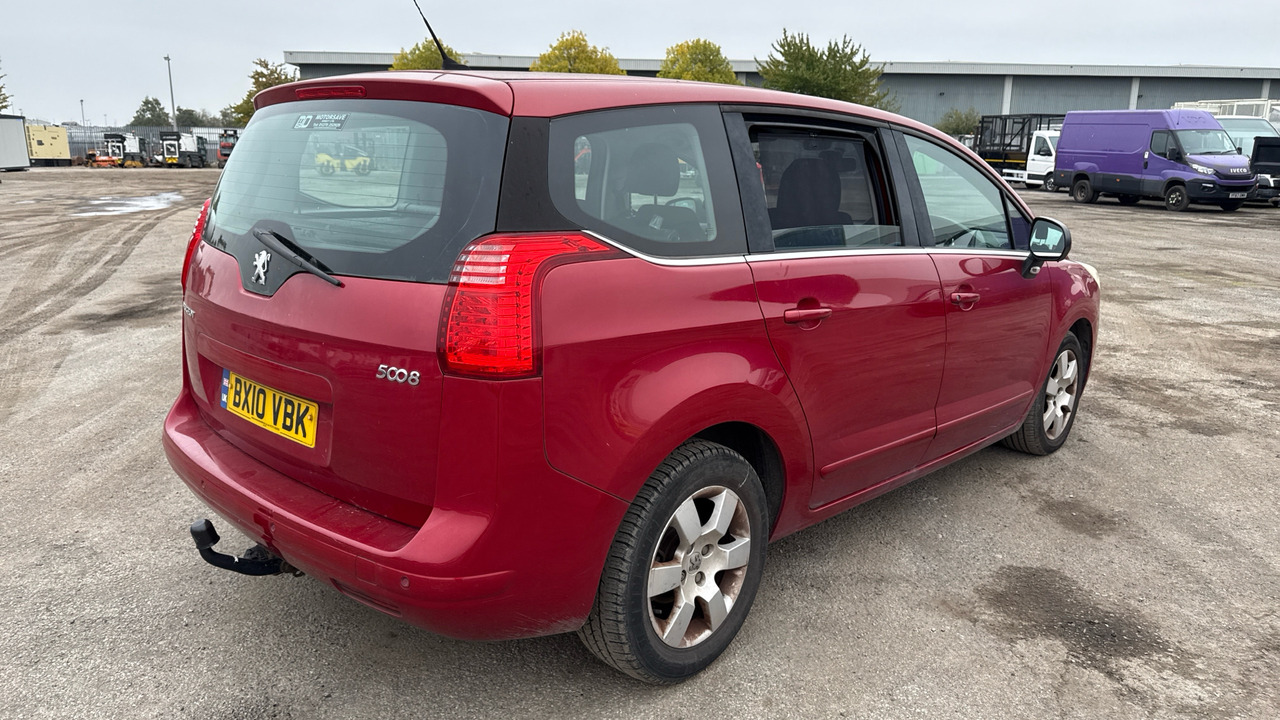 PEUGEOT 5008 2.0 HDI 150PS - سيارة: صور 4 PEUGEOT 5008 2.0 HDI 150PS - سيارة: صور 4