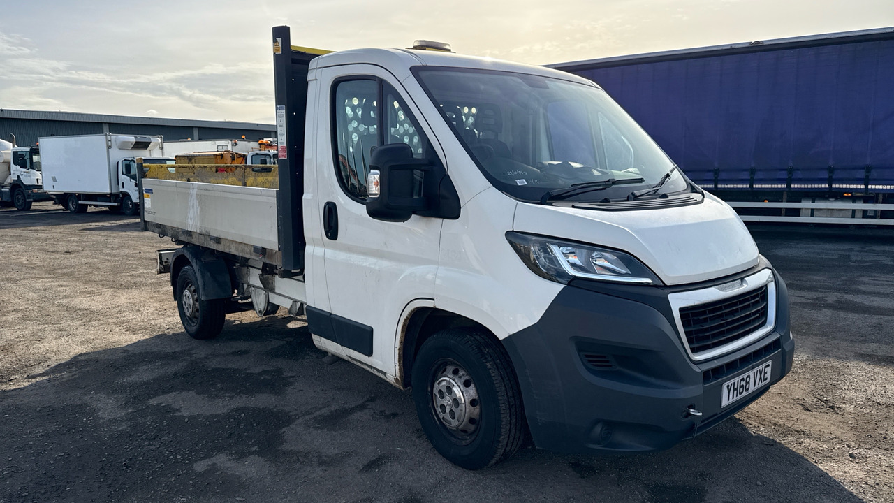 PEUGEOT BOXER 355 2.0 BlueHDi 130ps - قلاب صغير: صور 2 PEUGEOT BOXER 355 2.0 BlueHDi 130ps - قلاب صغير: صور 2