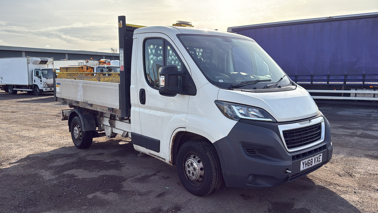 PEUGEOT BOXER 355 2.0 BlueHDi 130ps - قلاب صغير: صور 1 PEUGEOT BOXER 355 2.0 BlueHDi 130ps - قلاب صغير: صور 1