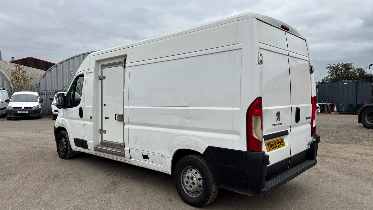 PEUGEOT BOXER 355 2.0 BlueHDi 130ps - الشاحنات الصغيرة المبردة: صور 3 PEUGEOT BOXER 355 2.0 BlueHDi 130ps - الشاحنات الصغيرة المبردة: صور 3
