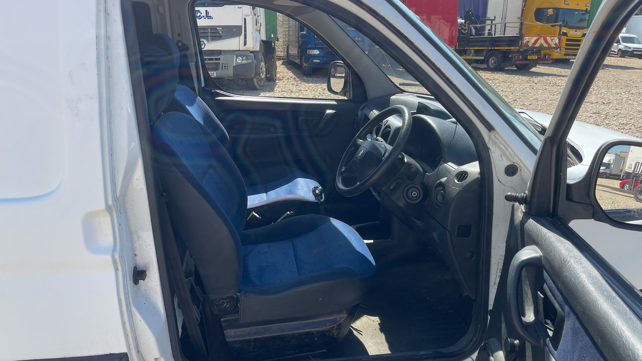 PEUGEOT PARTNER 600 - فان المدمجة: صور 5 PEUGEOT PARTNER 600 - فان المدمجة: صور 5