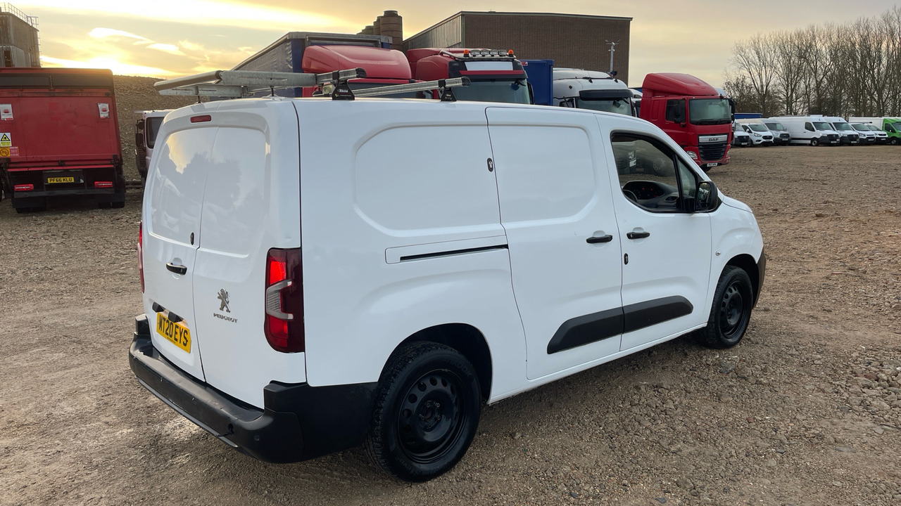 PEUGEOT PARTNER 850 1.5 BlueHDi 100ps Professional - فان المدمجة: صور 4 PEUGEOT PARTNER 850 1.5 BlueHDi 100ps Professional - فان المدمجة: صور 4