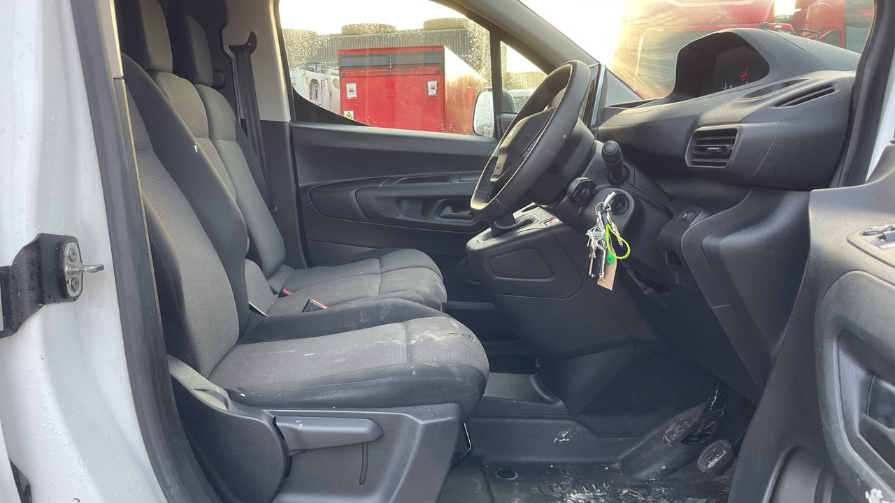 PEUGEOT PARTNER 850 1.5 BlueHDi 100ps Professional - فان المدمجة: صور 5 PEUGEOT PARTNER 850 1.5 BlueHDi 100ps Professional - فان المدمجة: صور 5