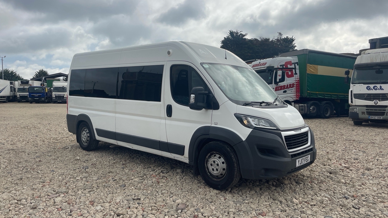 Peugeot Boxer 435 2.0 BLUE HDI 130PS - سيارة إسعاف: صور 1 Peugeot Boxer 435 2.0 BLUE HDI 130PS - سيارة إسعاف: صور 1