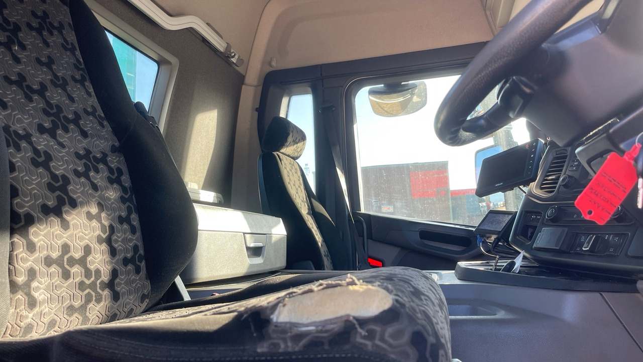 Scania P 410 - سيارة السحب للتصليح: صور 5 Scania P 410 - سيارة السحب للتصليح: صور 5