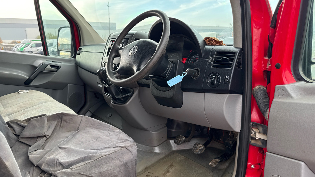 VOLKSWAGEN CRAFTER 35 2.5 BlueTDI 109PS - فان: صور 5 VOLKSWAGEN CRAFTER 35 2.5 BlueTDI 109PS - فان: صور 5
