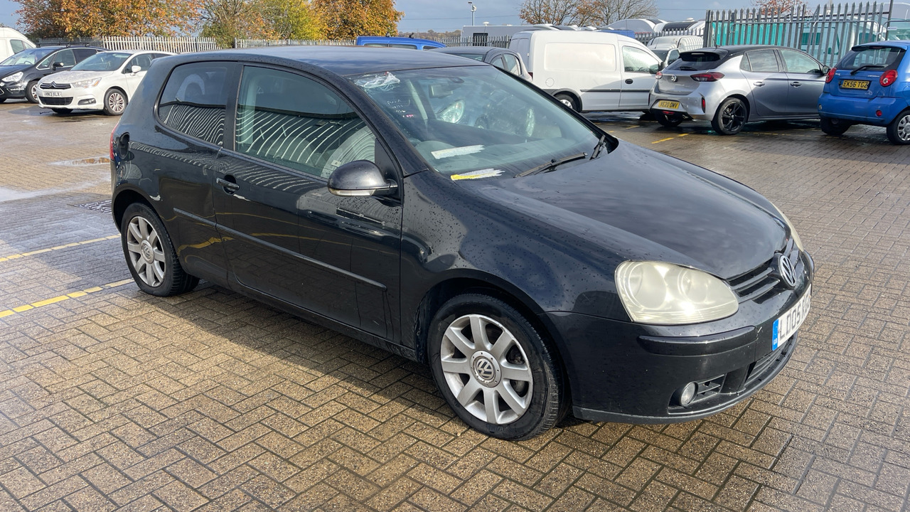 VOLKSWAGEN GOLF 2.0 GT FSI - هاتشباك: صور 1 VOLKSWAGEN GOLF 2.0 GT FSI - هاتشباك: صور 1